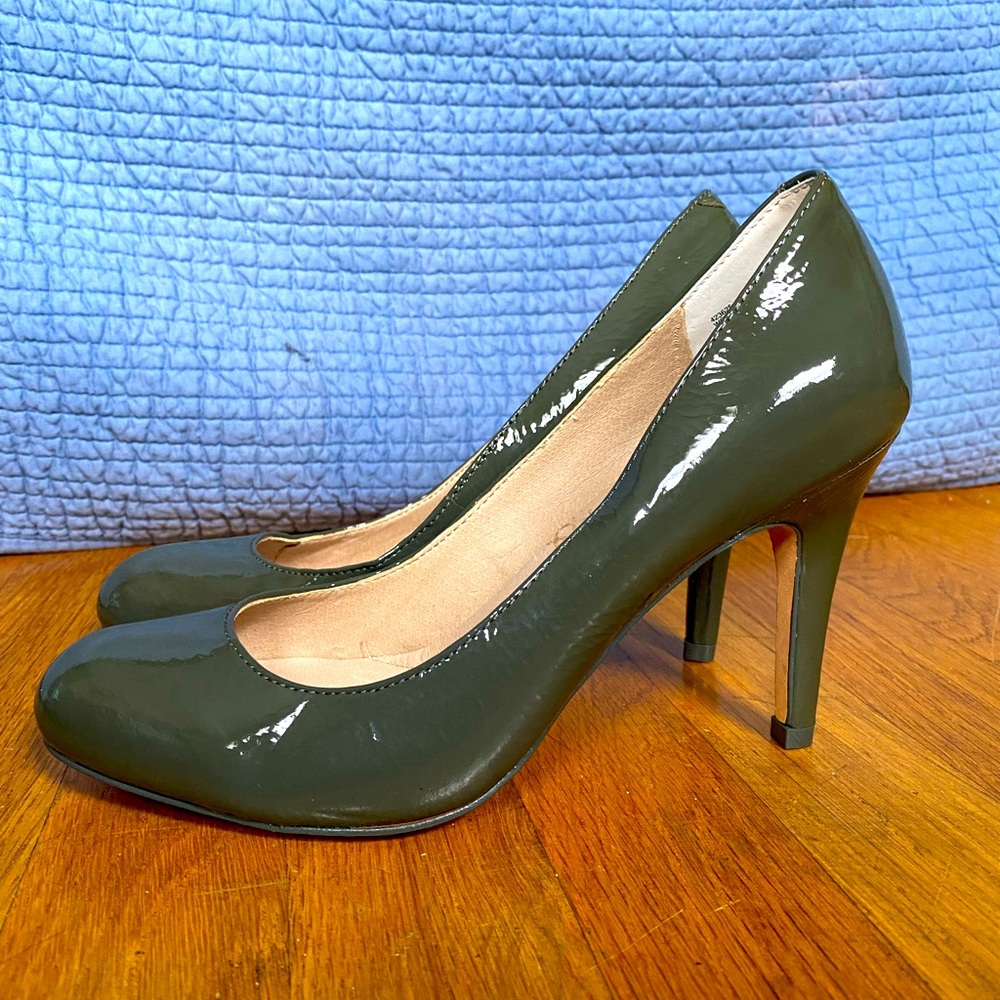 Lands' End Olive Green Patent Leather Pumps